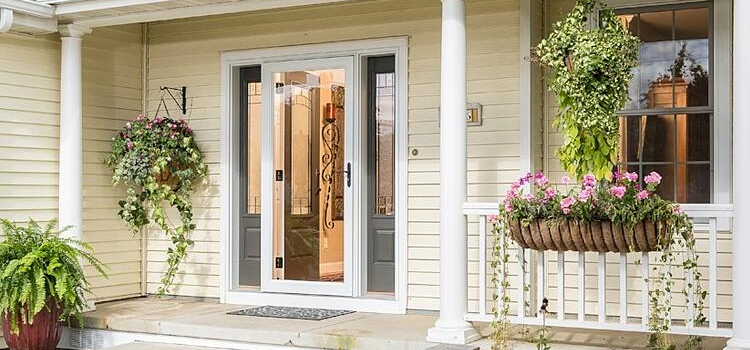 screen door installation in Lehigh Acres